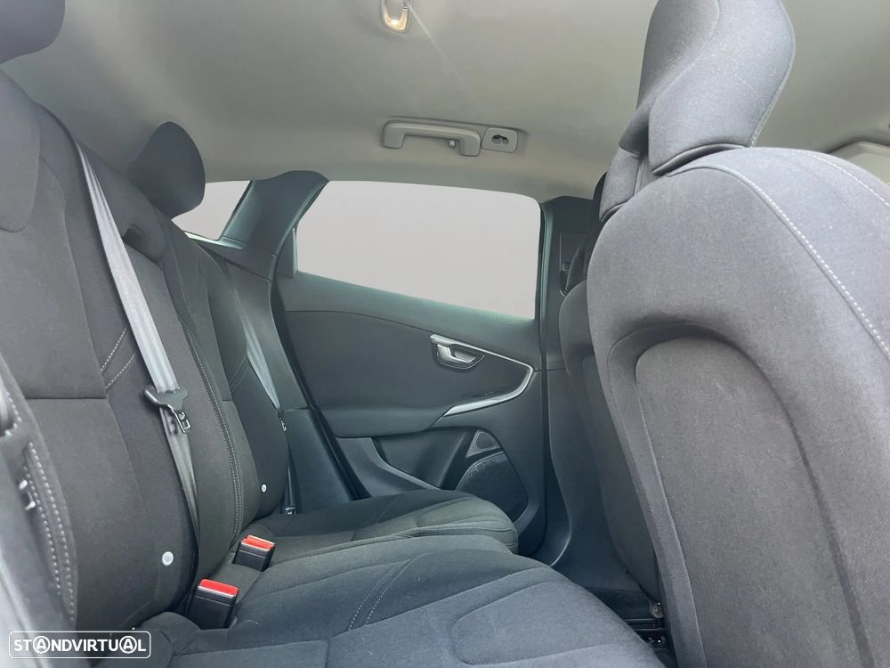 Volvo V40 2.0 D2 Momentum - 18