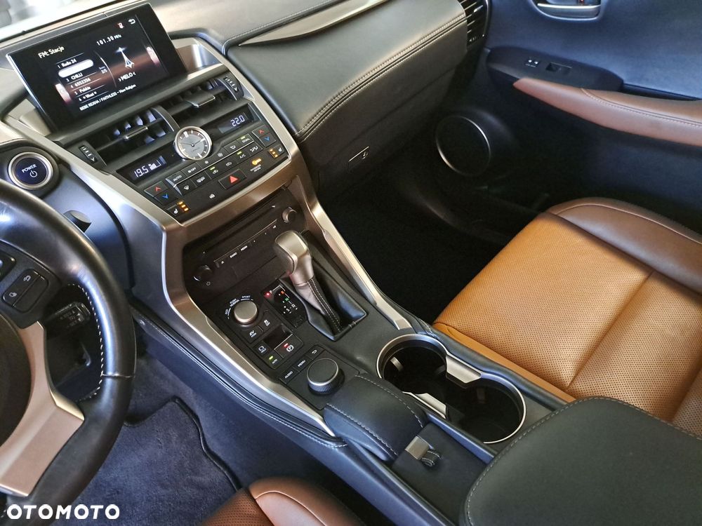 Lexus NX 300h Comfort AWD - 30