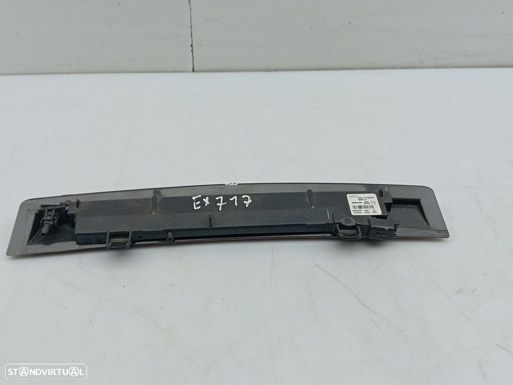 Luz stop adicional / 3º stop OPEL Corsa F - 2