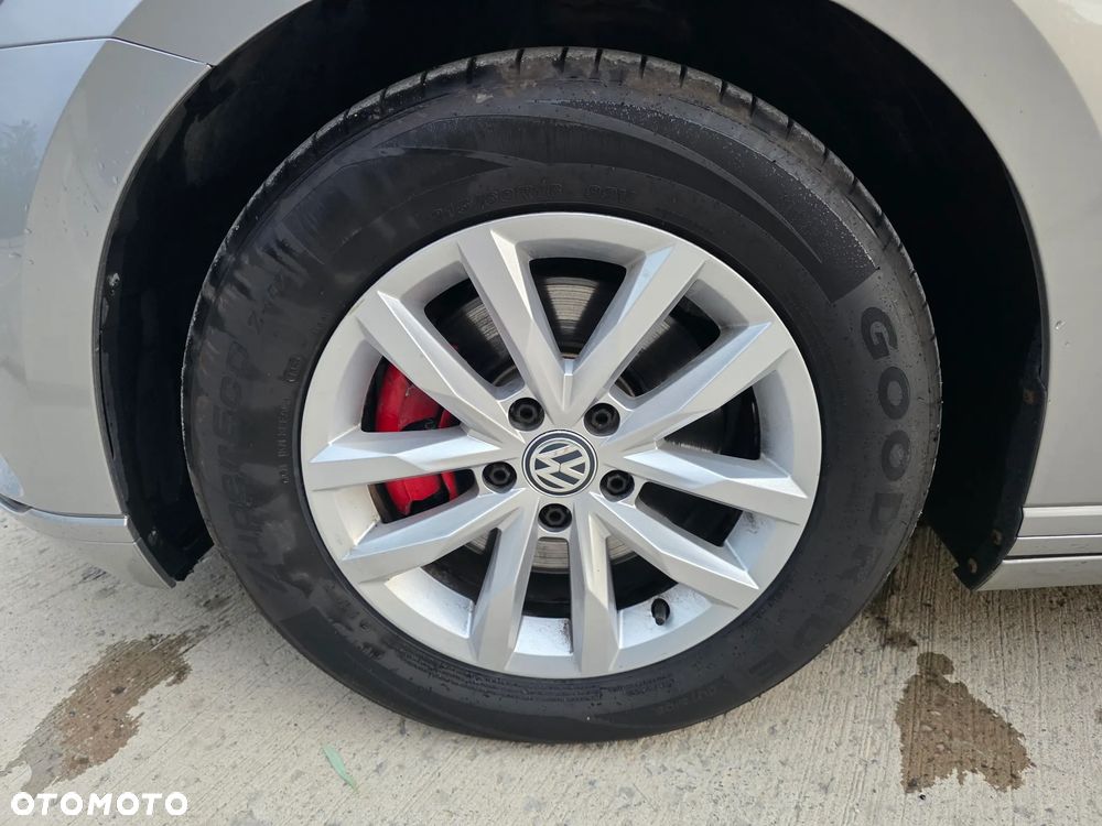 Volkswagen Passat 2.0 TDI SCR DSG Comfortline - 10