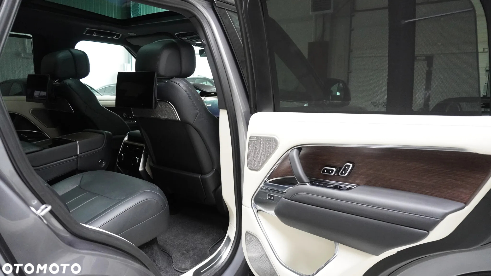Land Rover Range Rover 4.4 V8 P535 Autobiography - 13