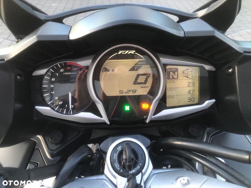 Yamaha FJR - 2