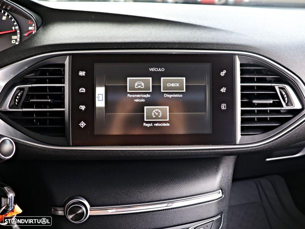 Peugeot 308 1.6 BlueHDi Active J17 - 56