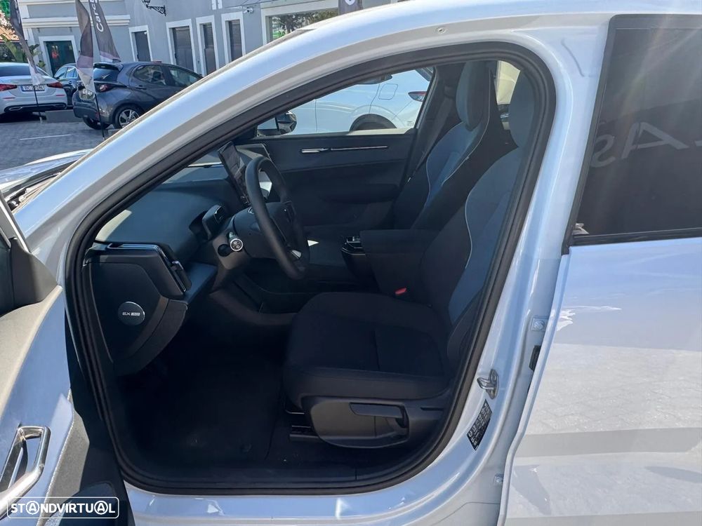 Volvo EX30 51 kWh Single Motor Core - 6