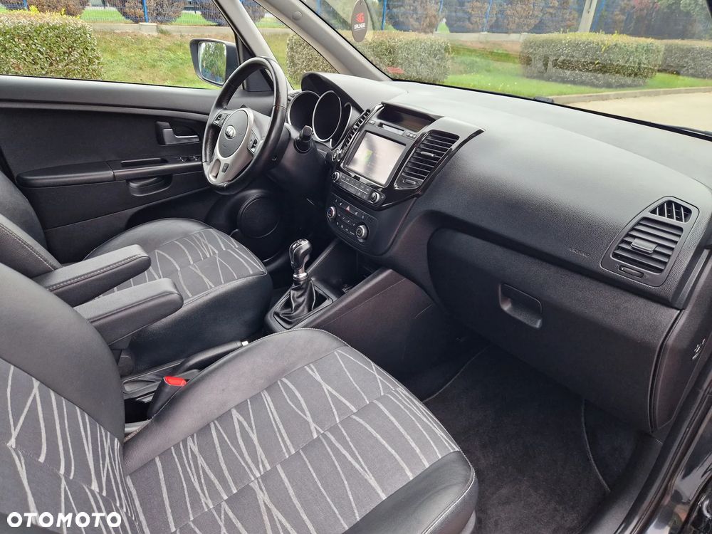 Kia Venga - 27