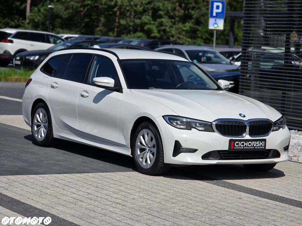 BMW Seria 3 318i Sport - 34