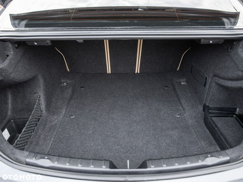 BMW Seria 3 320d Sport Line - 29