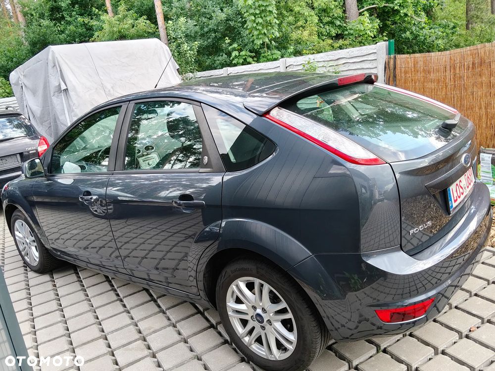 Ford Focus 1.6 16V Ghia - 8