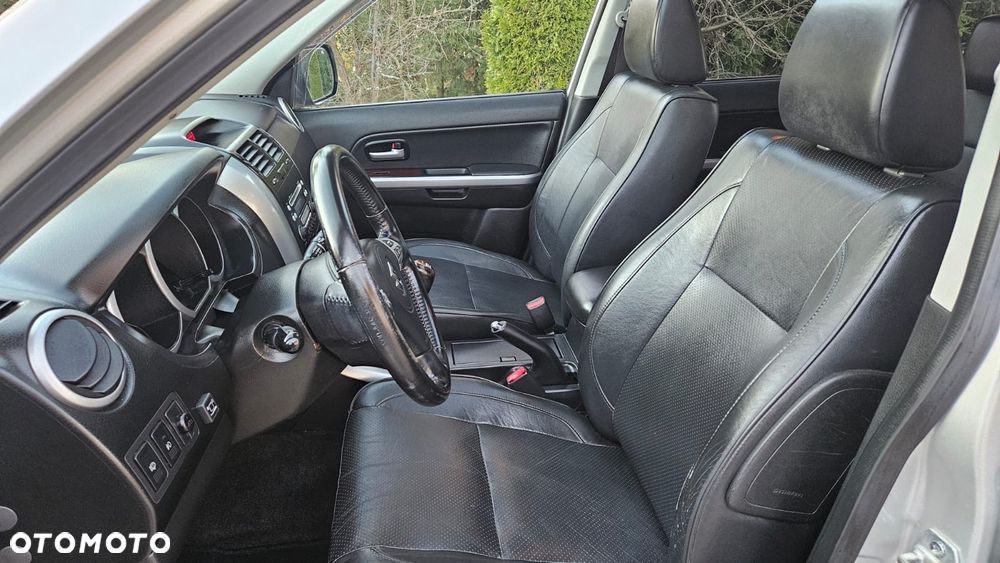 Suzuki Grand Vitara 2.0 De luxe - 12