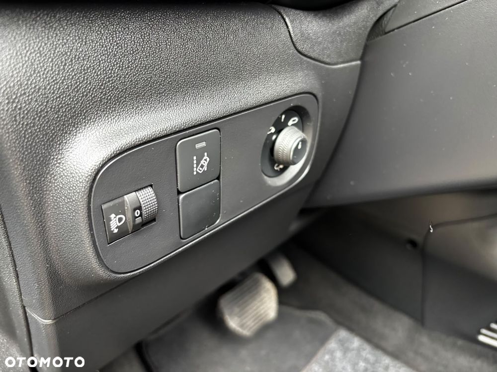 Citroën C3 1.2 PureTech Shine EAT6 - 21