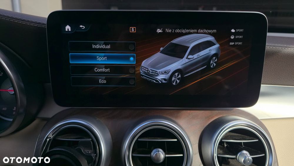 Mercedes-Benz GLC 200 d 4Matic 9G-TRONIC AMG Line - 24