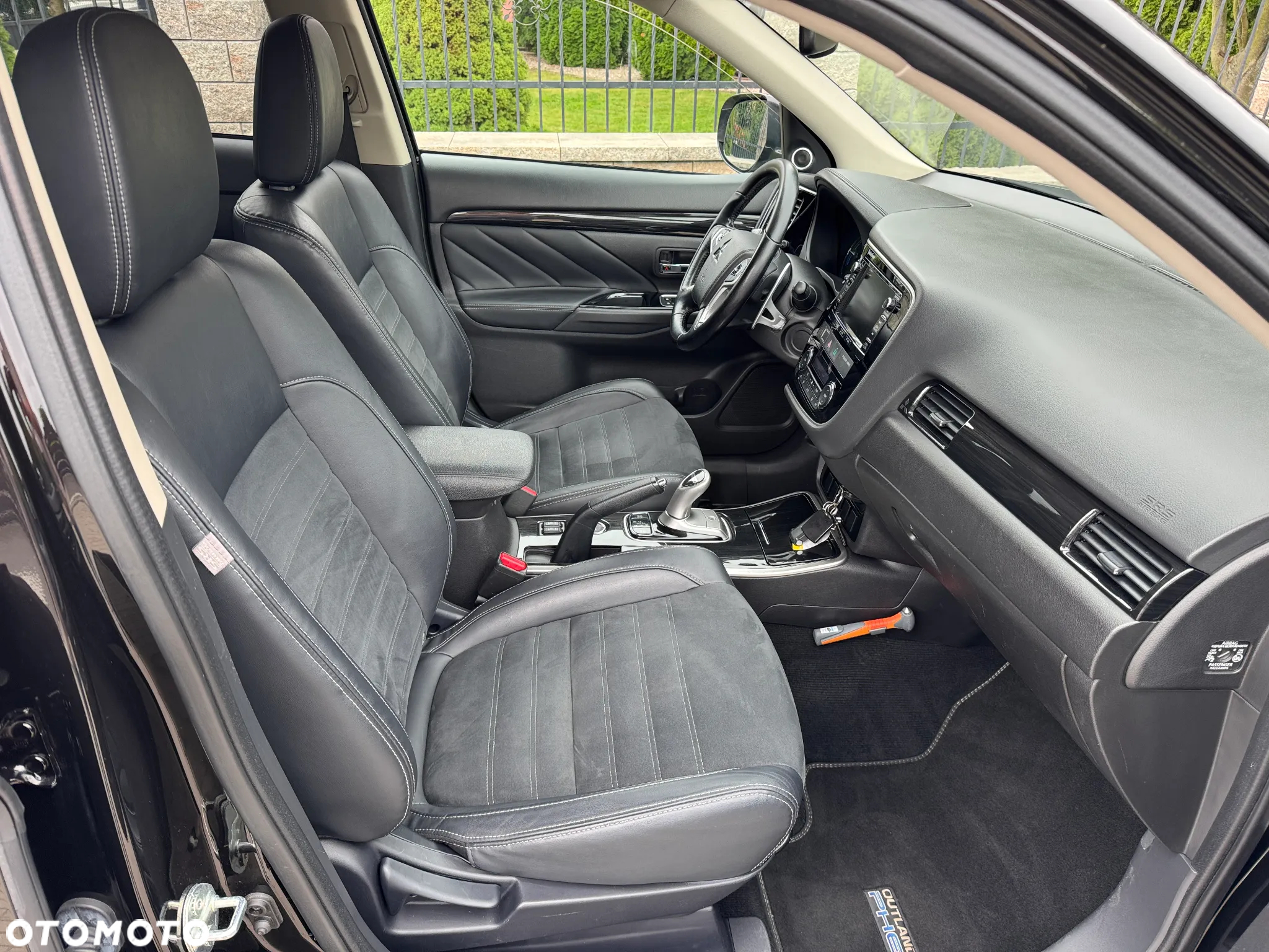 Mitsubishi Outlander PHEV Instyle NAVI + - 8