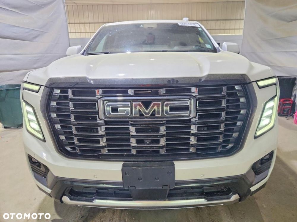 GMC Yukon - 2