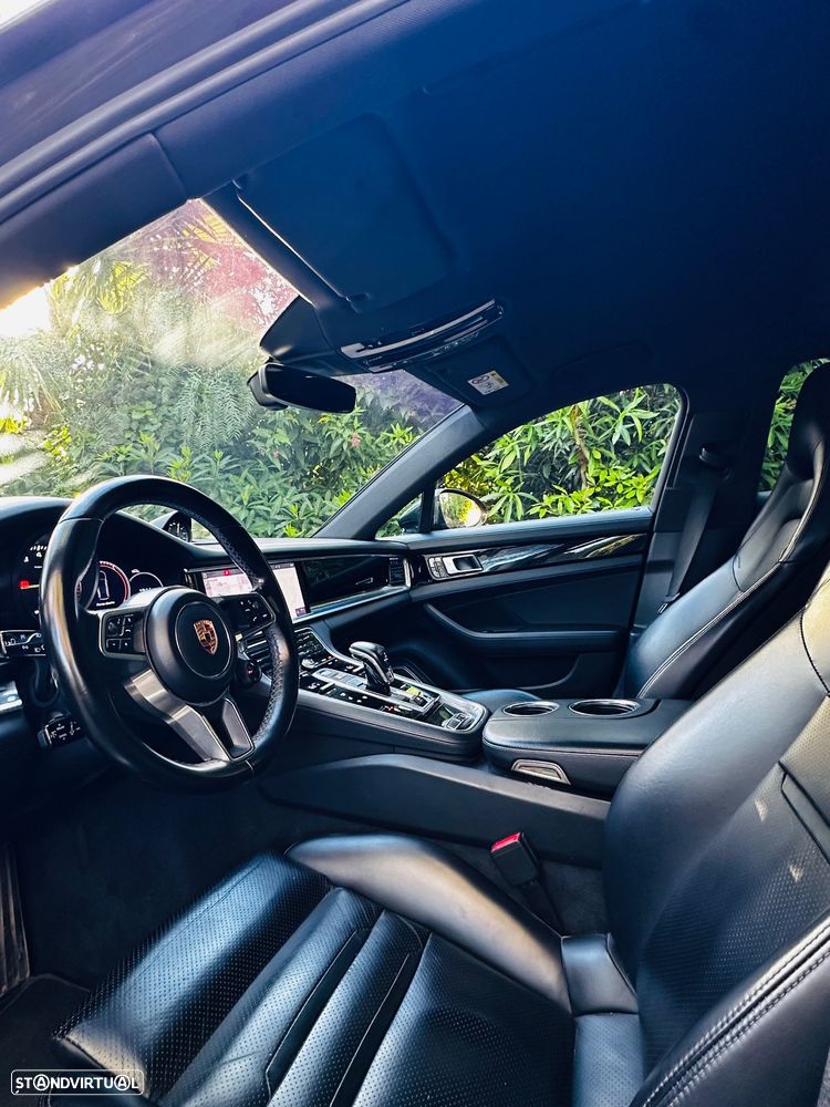 Porsche Panamera 4 E-Hybrid Edition 10 Anos - 26