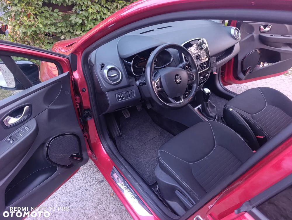 Renault Clio - 32