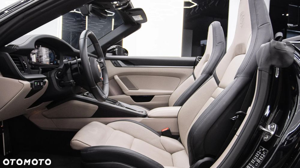 Porsche 911 Carrera PDK - 20