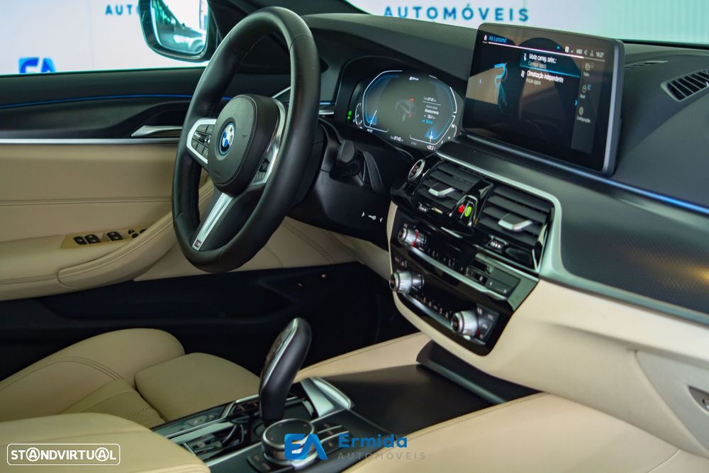 BMW 530 e Pack Desportivo M - 23