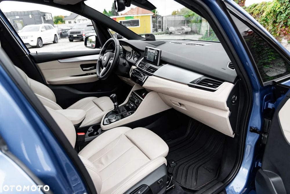 BMW Seria 2 220i GT M Sport - 34
