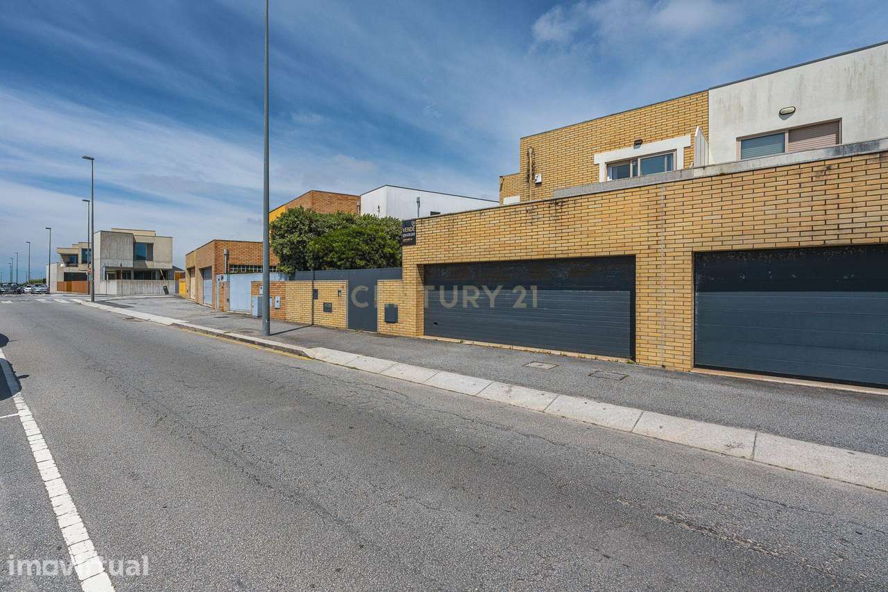Moradia T4 Premium em Lavra – A Dois Passos do Mar - Grande imagem: 3/60