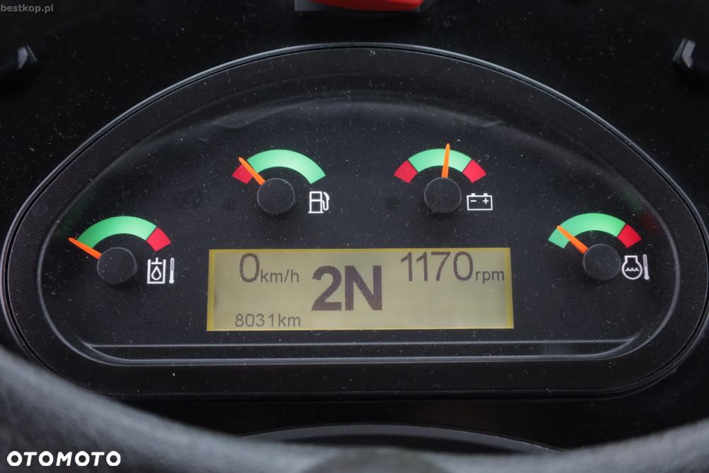 Caterpillar CAT 906M - 27