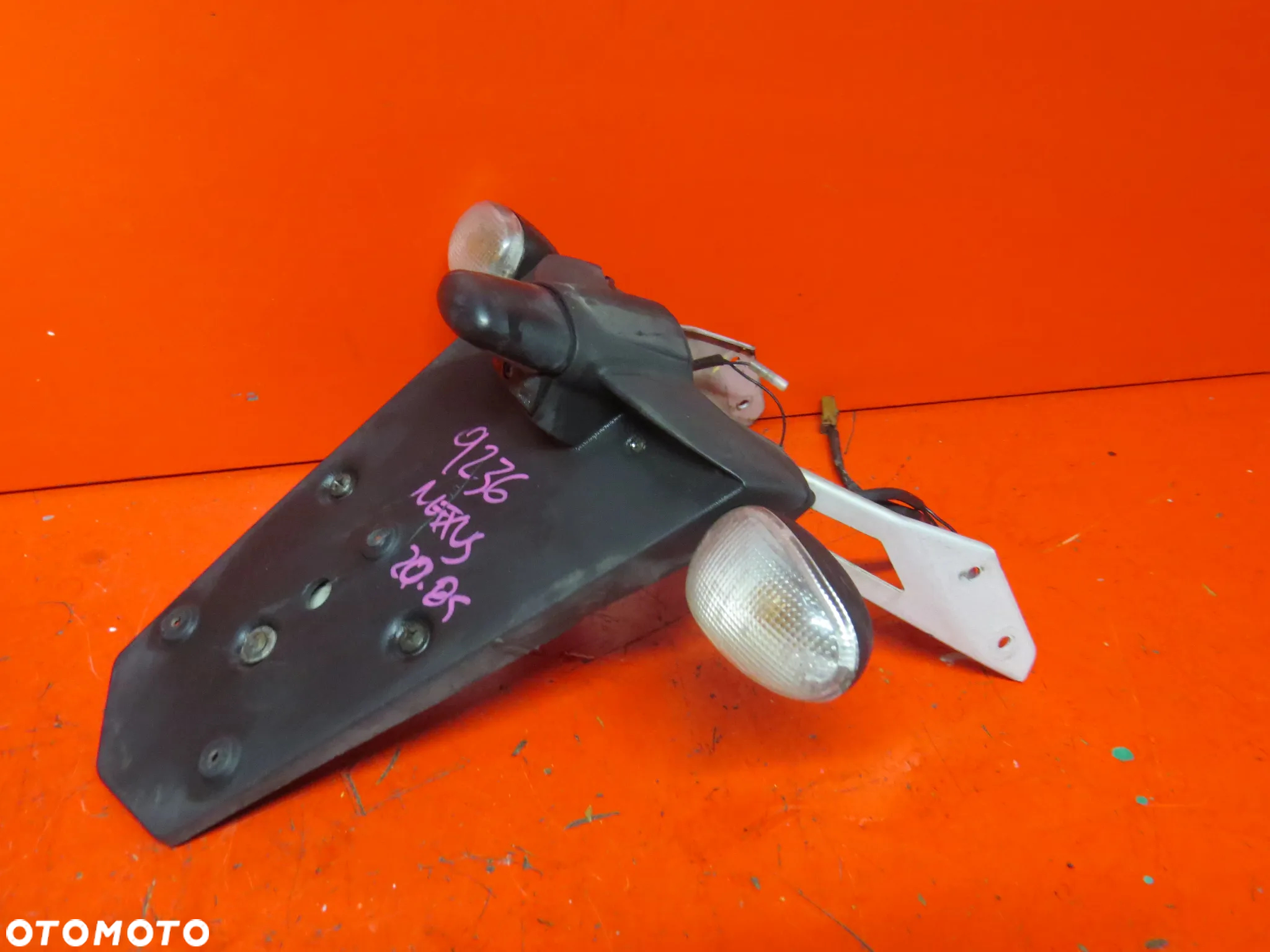 GILERA NEXUS 500 NEXUS500 2012 chlapacz błotnik nadkole kierunkowskazy - 3