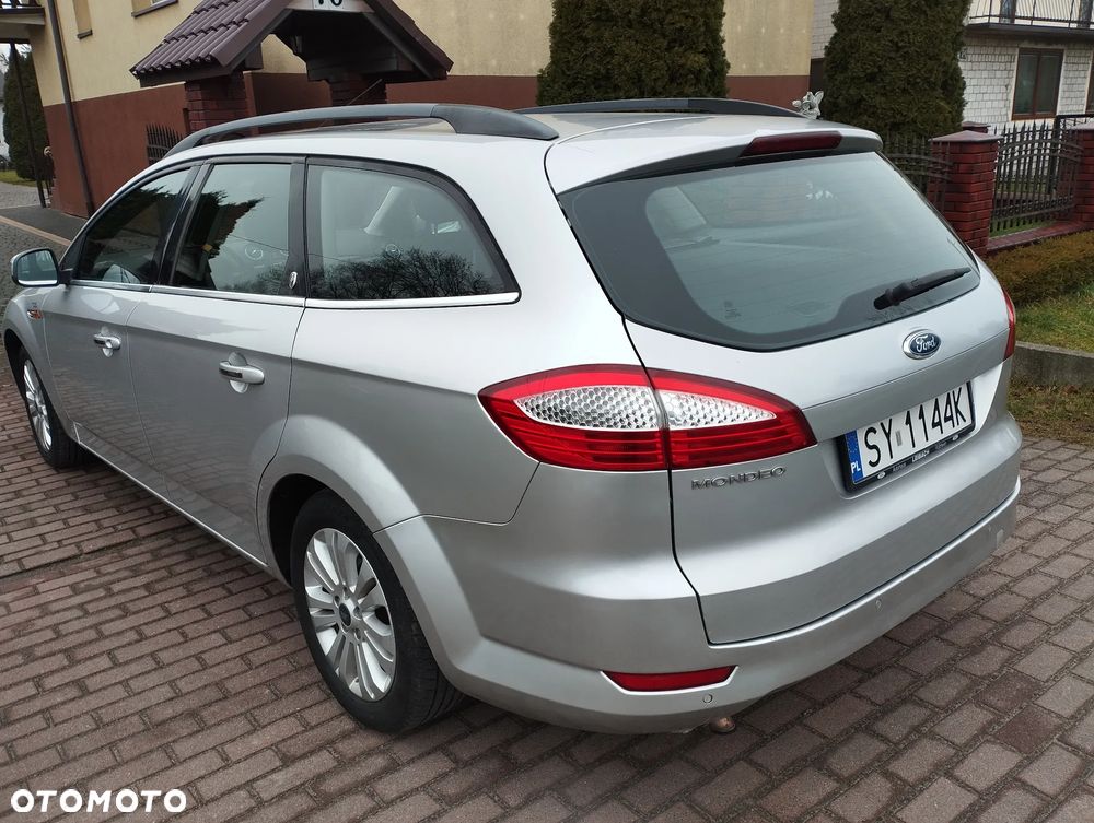 Ford Mondeo 2.0 Ghia - 8