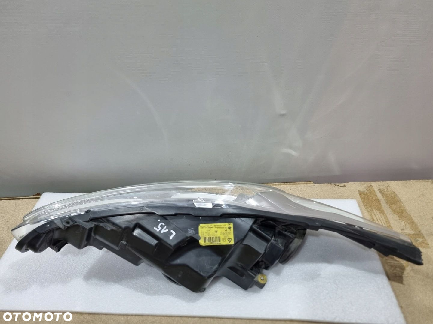 LAMPA PRZÓD PRAWA FORD FIESTA MK7 USZKODZONA - 2
