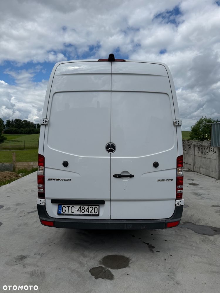 Mercedes-Benz Sprinter - 5