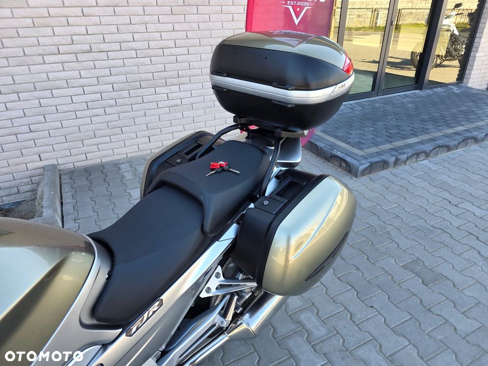 Yamaha FJR - 6