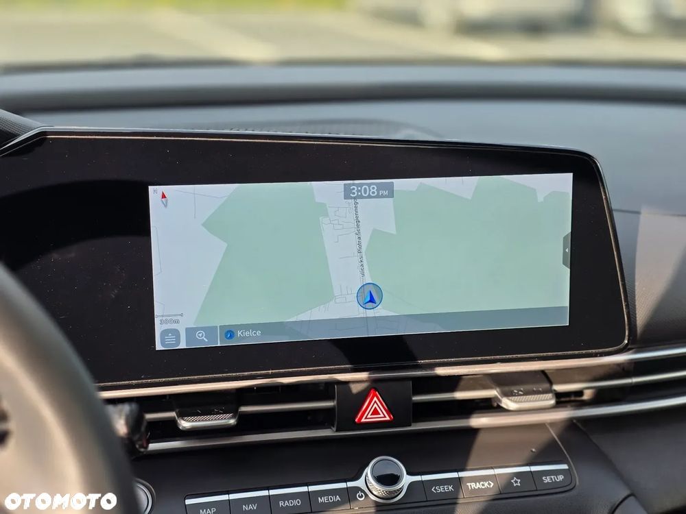 Hyundai Elantra - 27