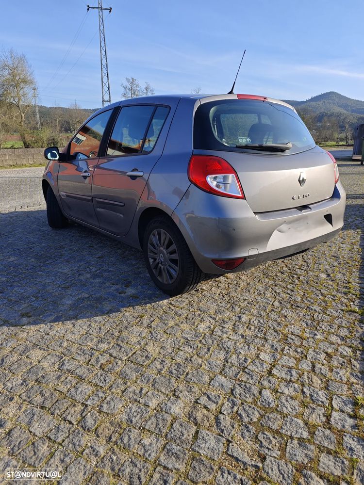 Renault Clio 1.5 dCi Dynamique S - 5