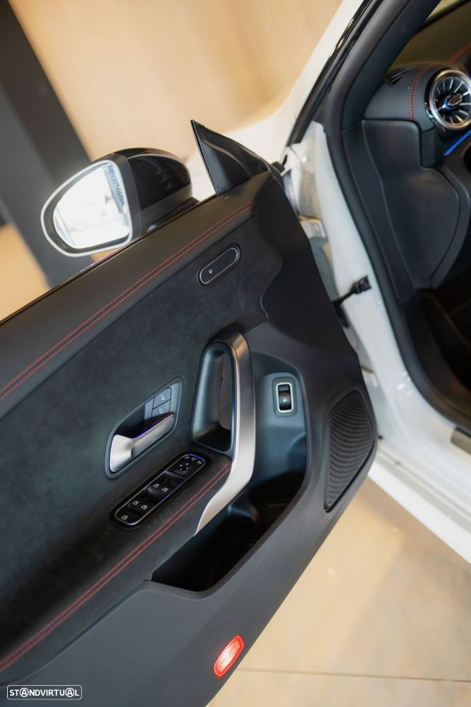 Mercedes-Benz CLA 250 e Shooting Brake AMG Line - 22