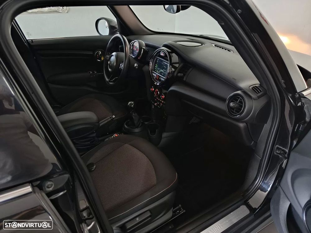 MINI 5 Portas Cooper D - 47