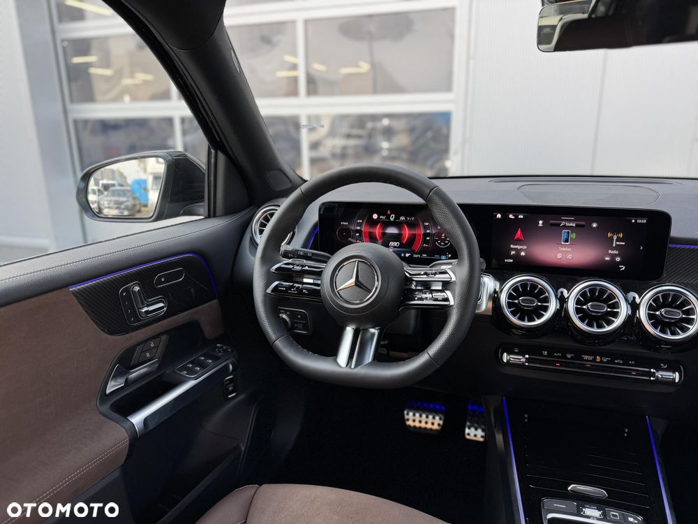Mercedes-Benz GLB 200 AMG Line 7G-DCT - 14