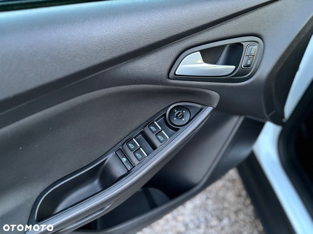 Ford Focus - 8