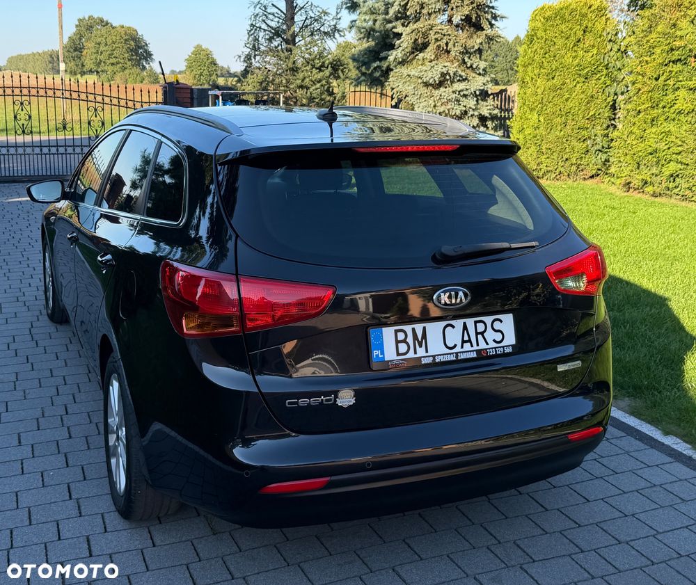 Kia Ceed 1.6 CRDi 136 ISG Dream Team Edition - 17