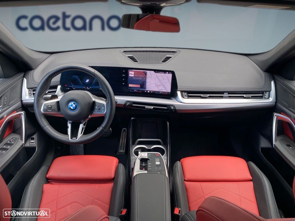 BMW iX1 eDrive20 Pack Desportivo M Pro - 4