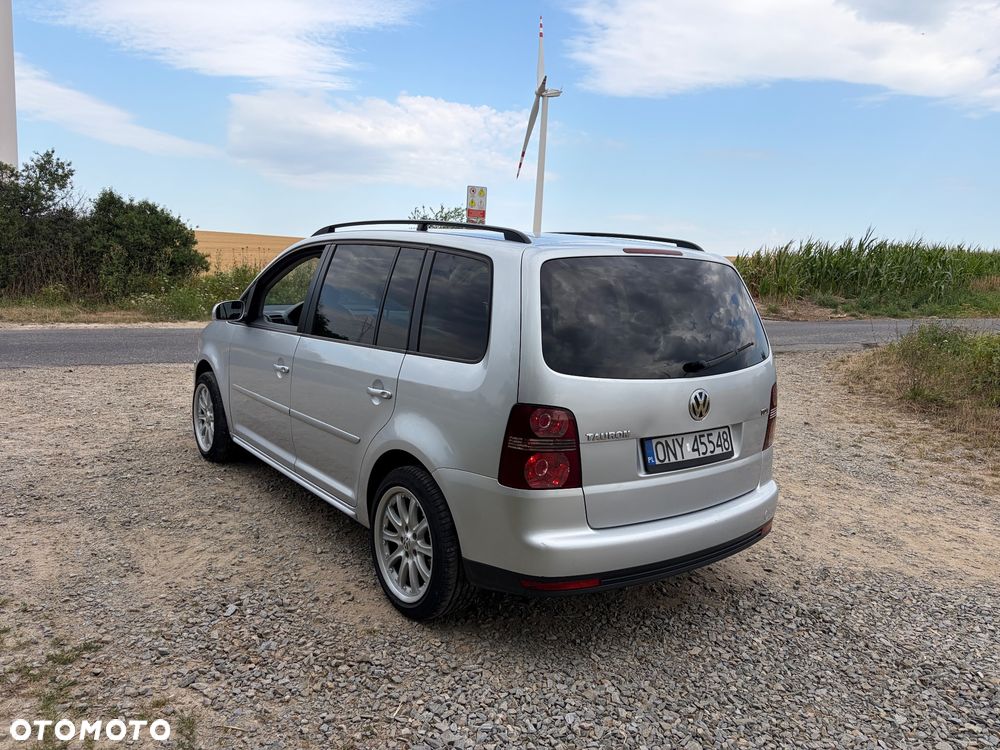 Volkswagen Touran - 3