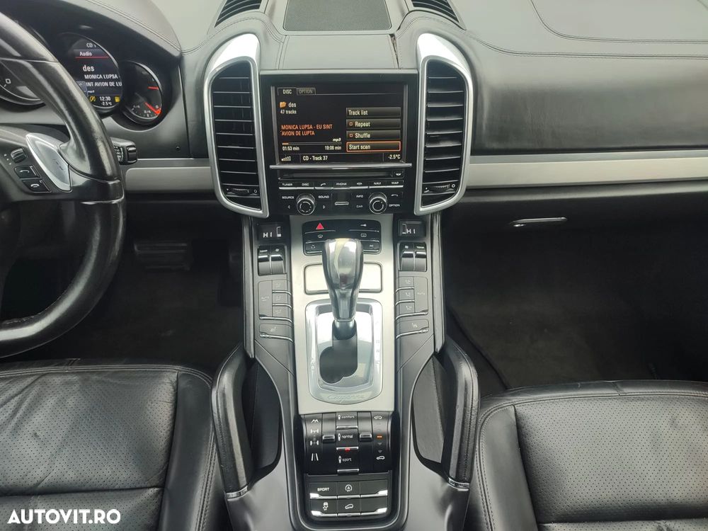 Porsche Cayenne - 7