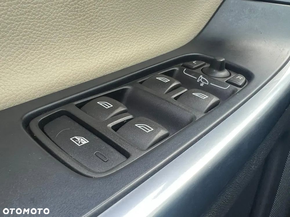 Volvo XC 60 2.4D AWD Summum - 9