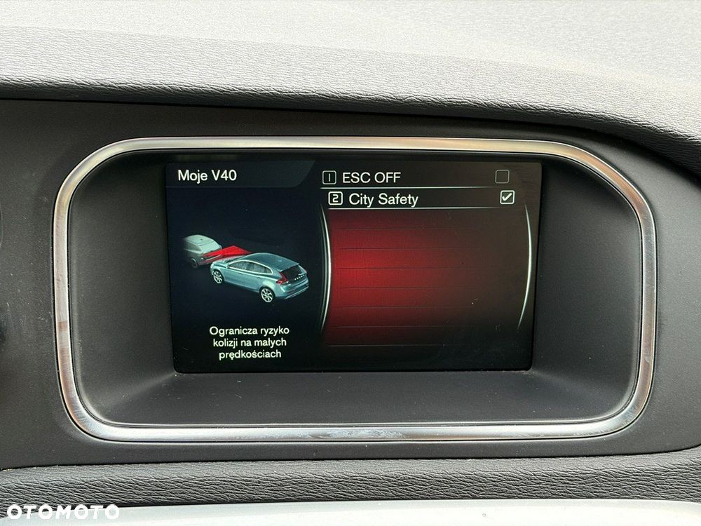Volvo V40 D2 Momentum - 27