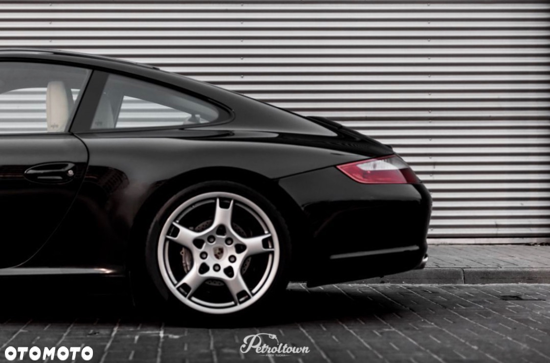Porsche 911 Carrera - 20