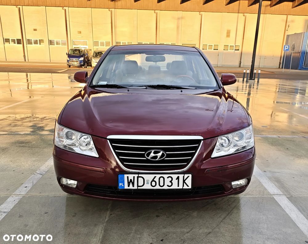 Hyundai Sonata - 2