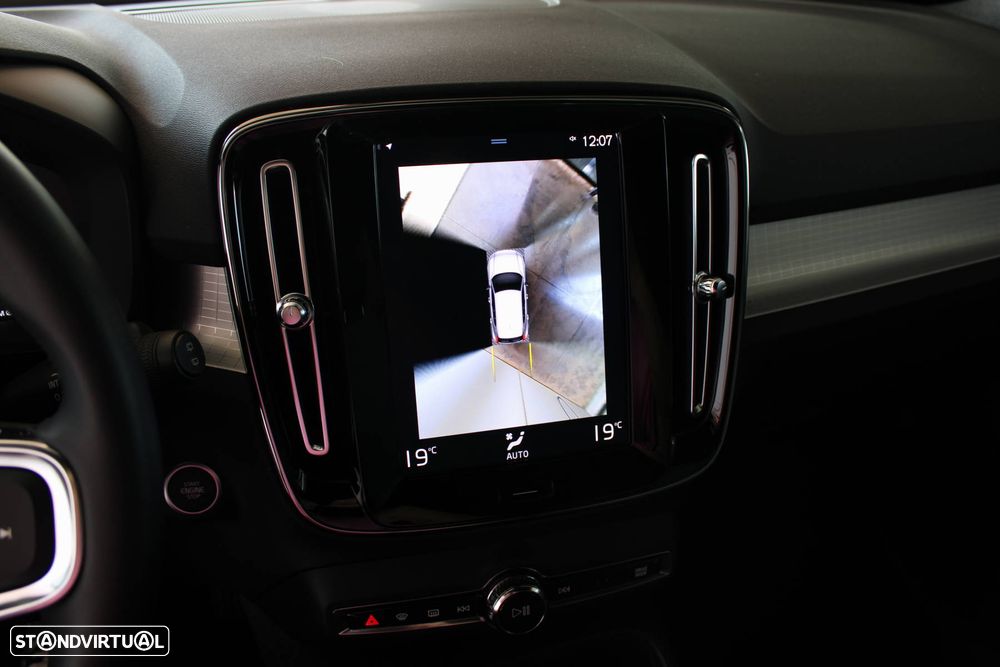 Volvo XC 40 1.5 T2 Momentum Core Geartronic - 13