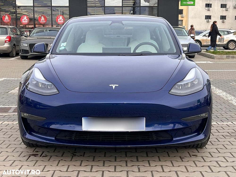 Tesla Model 3 - 2