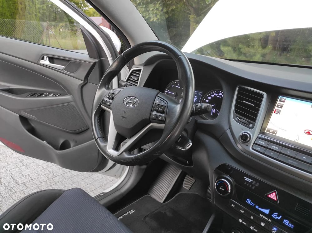 Hyundai Tucson 1.7 CRDI BlueDrive Style 2WD - 11