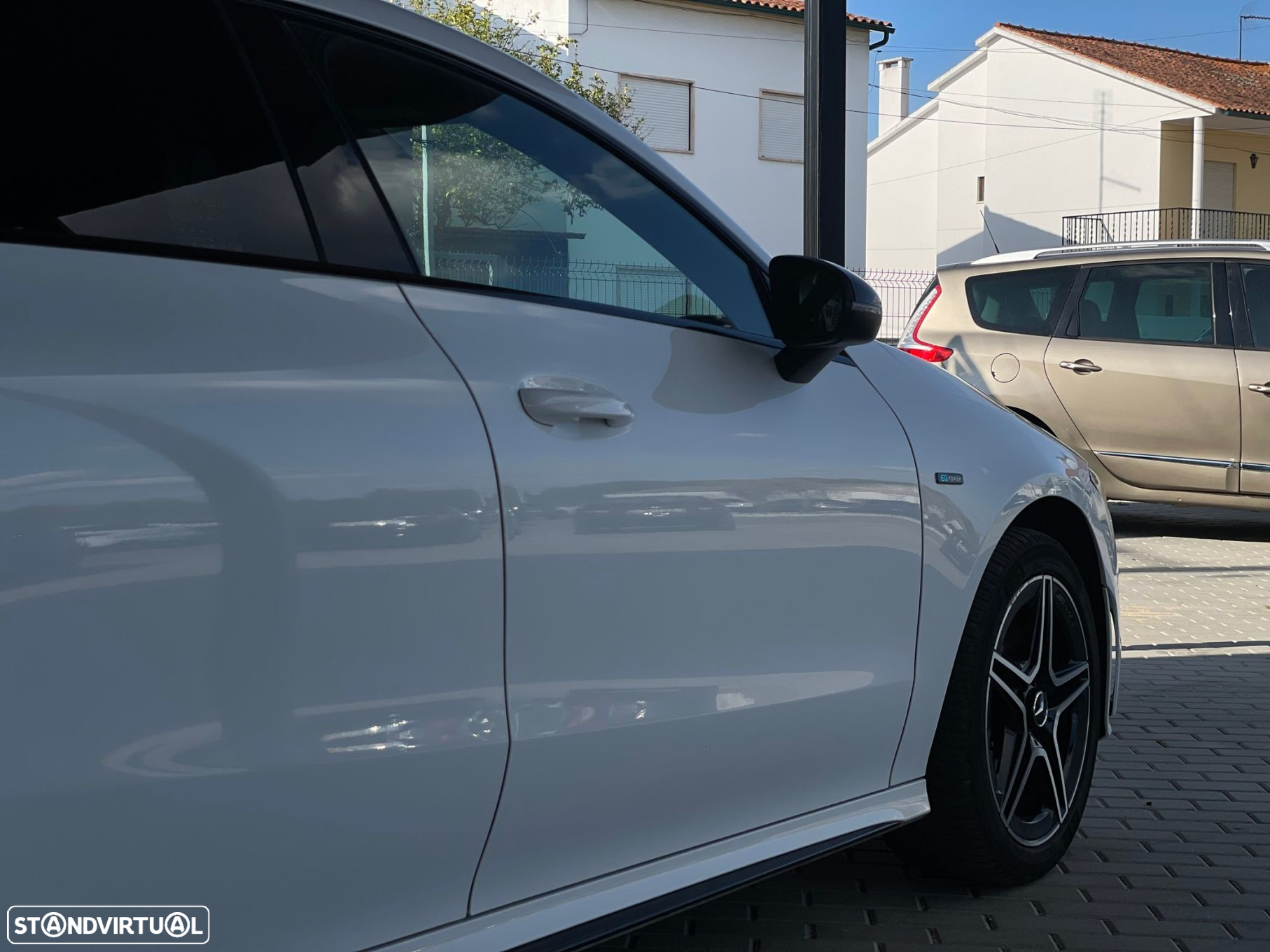 Mercedes-Benz CLA 250 e Shooting Brake AMG Line - 10