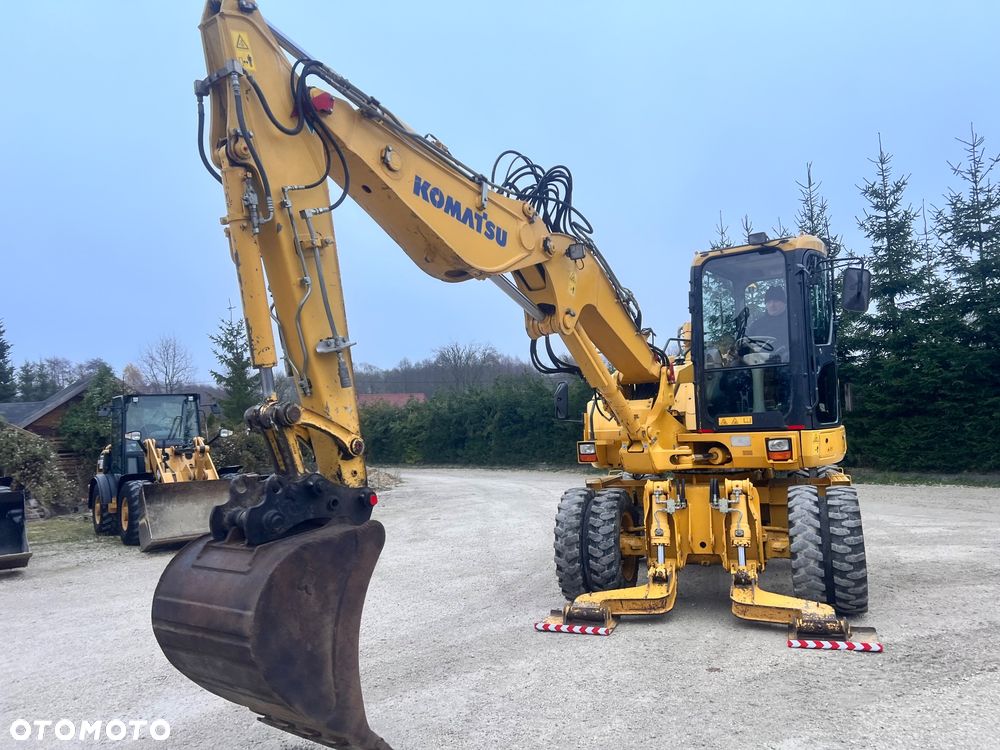 Komatsu 4x4x4 ramię łamane Koparka kołowa KOMATSU  PW98MR-8 10ton 4x4x4 ośki skrętne Ramię 3x łamane BEZ DPF i ADBLUE 4 cyl dodatkowe wyjścia hydr Pług Podpory 2012 szybka zwinna Prosto z importu 1 właściciel Cat TEREX Liebherr Wacker Pw 98 Mr 8 11 - 33