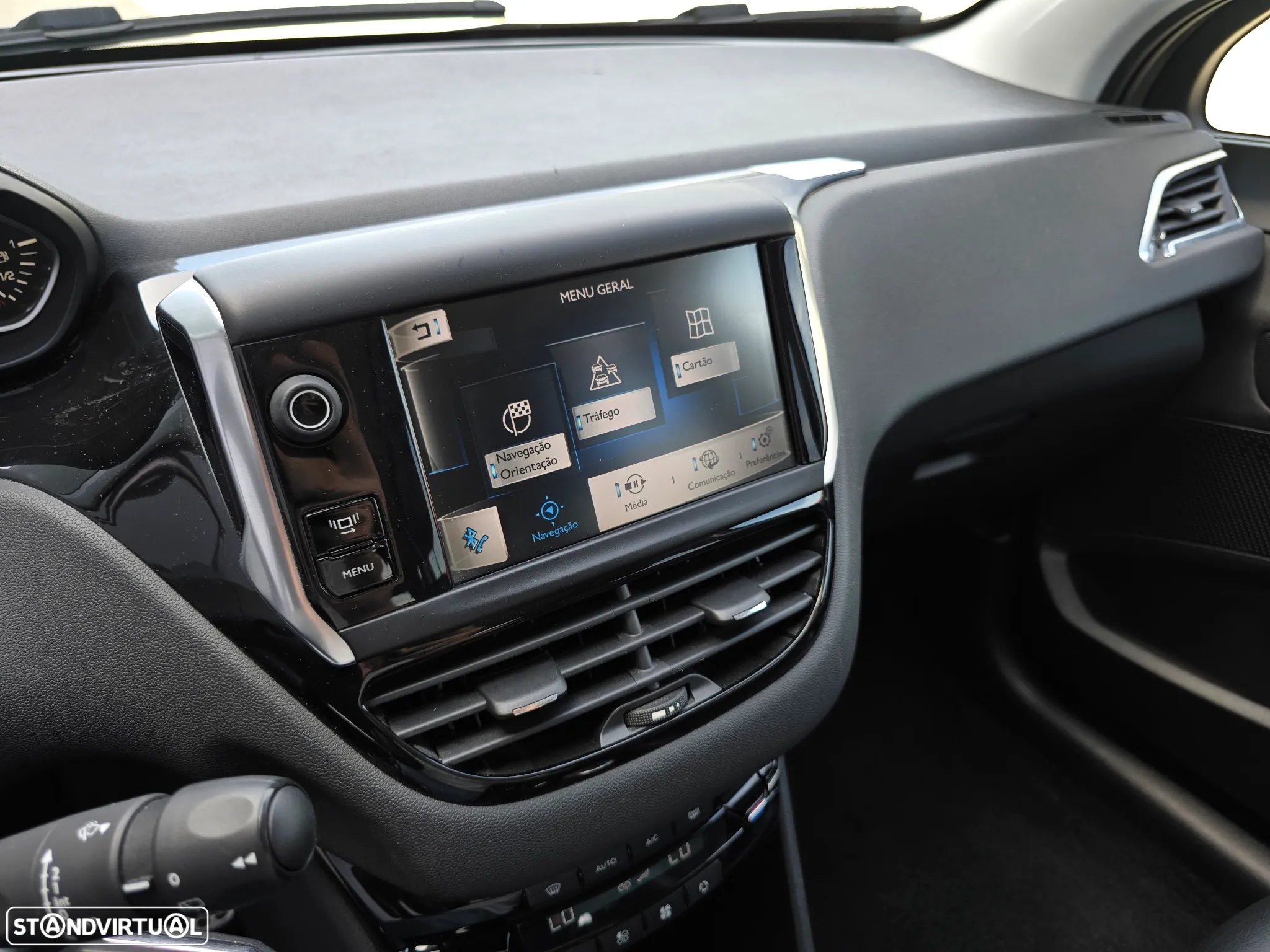 Peugeot 208 1.6 e-HDi Allure - 13