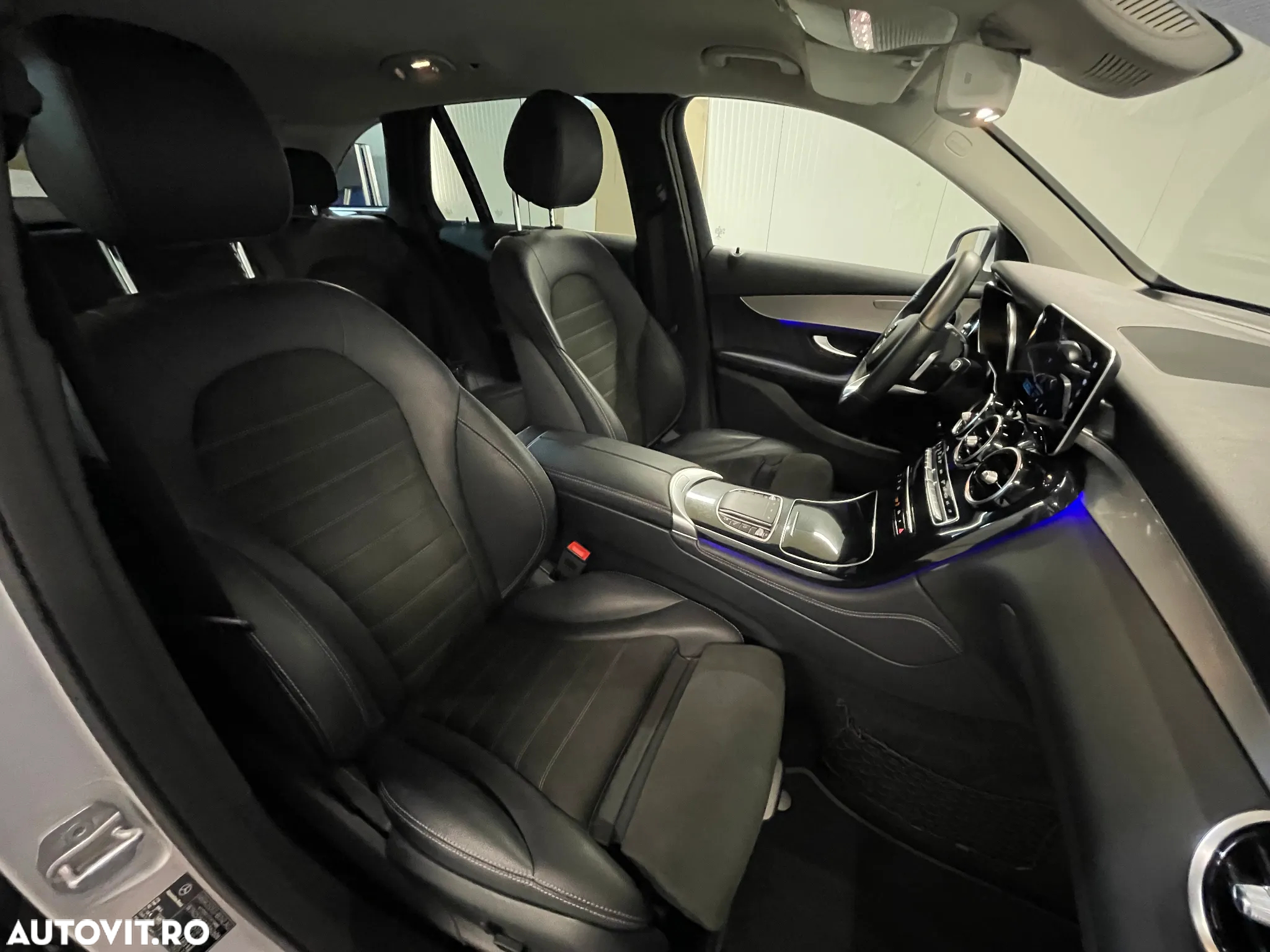Mercedes-Benz GLC 300 d 4MATIC - 11